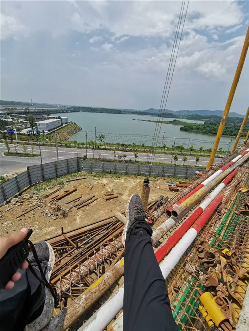 潞州区作业中发生设备损坏或人员意外，责任怎么划分？