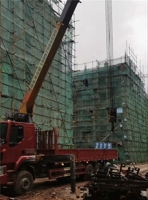 潞州区“慢工细活”—— 吊车的 “微动控制” 技术
